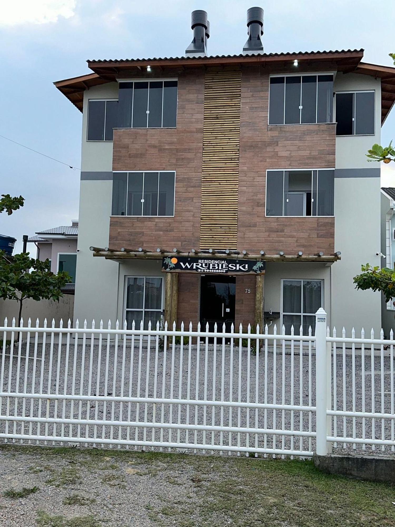 Residencial Wrubleski Pinheira Exterior foto